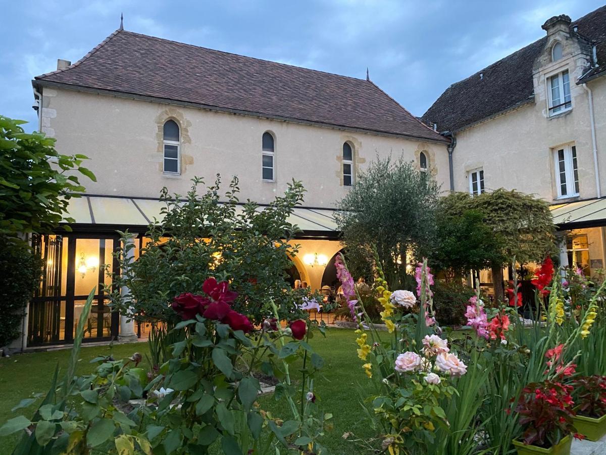 Logis Hostellerie Des Ducs Duras Exterior photo